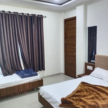 Hotel Soham Palace Удджайн Экстерьер фото