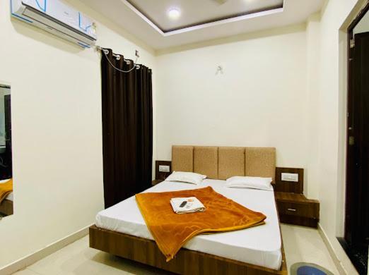Hotel Soham Palace Удджайн Экстерьер фото