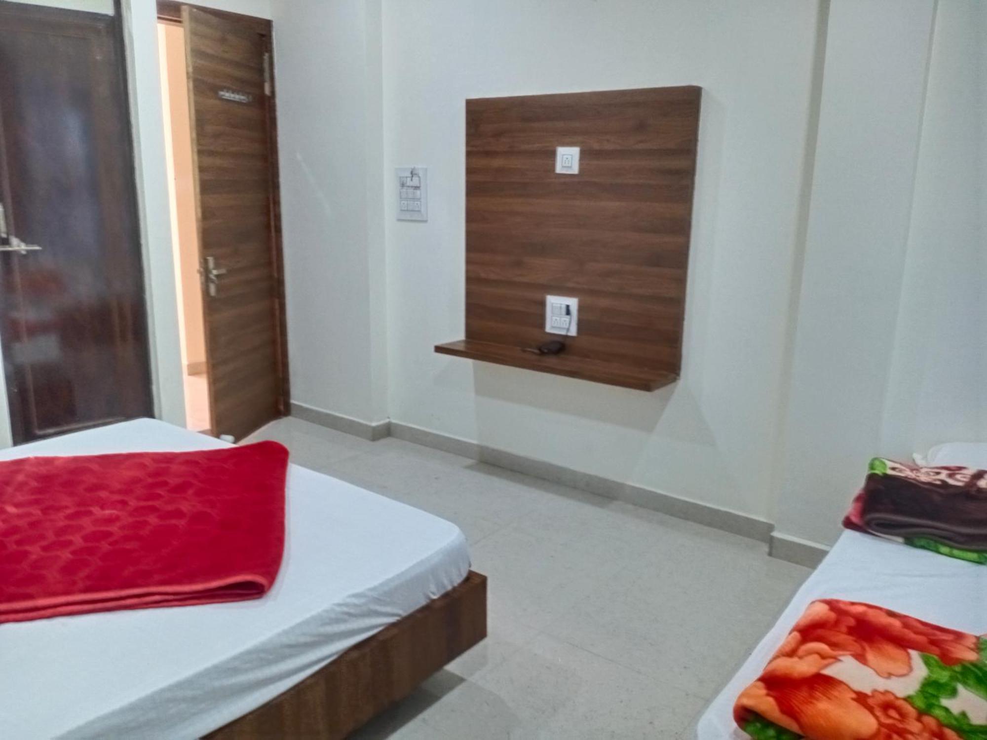 Hotel Soham Palace Удджайн Экстерьер фото